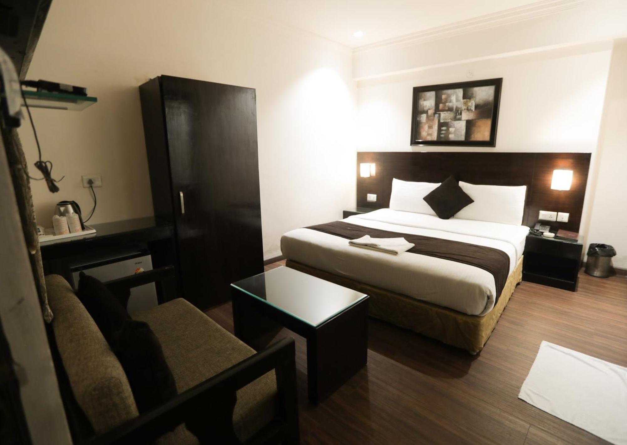 Anr Hotels ลัคเนา ภายนอก รูปภาพ
